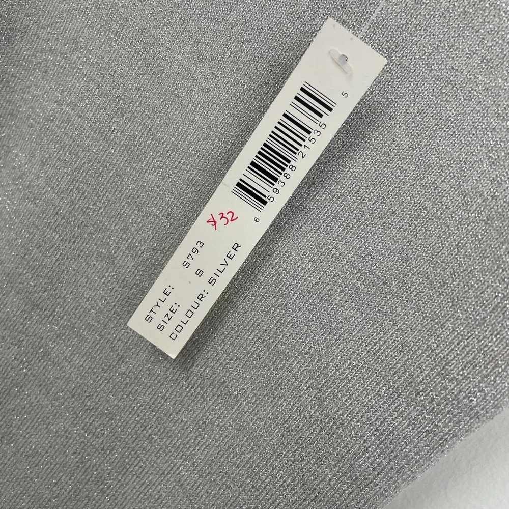 NWT Focus Lifestyle Silver Metallic Knit Tank Top Small - Picture 6 of 6